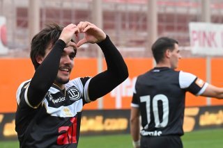 Le but de Martim Marques (à gauche) n'a pas suffi à Lugano, qui a fait match nu face à St-Gall KEYSTONE/SAMUEL GOLAY